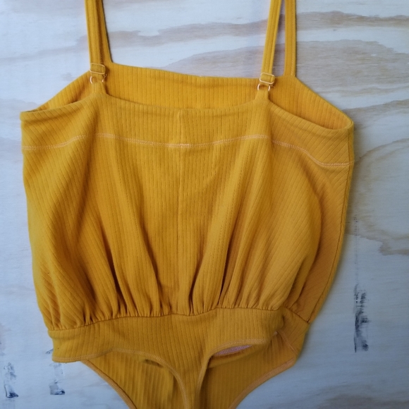 Free People onesie mustard yellow top - Picture 6 of 8